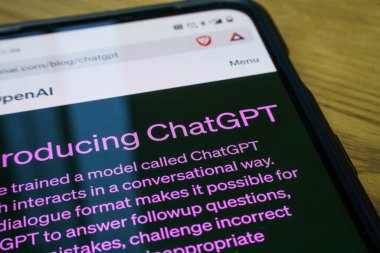 Kaunas, Litvanya - 14 Haziran 2023: AI Chatbot ChatGPT akıllı telefonda. Yüksek kalite fotoğraf