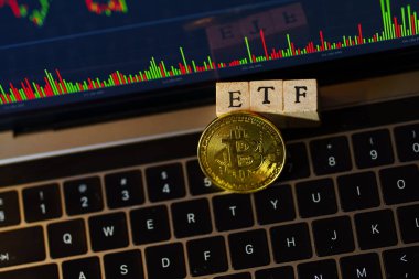 Kaunas, Litvanya - 10 Ocak 2024: Bitcoin ETF borsada. Borsa ticareti Bitcoin kripto para birimi ETF. Yüksek kalite fotoğraf