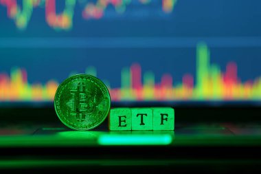 Kaunas, Litvanya - 10 Ocak 2024: Bitcoin ETF borsada. Borsa ticareti Bitcoin kripto para birimi ETF. Yüksek kalite fotoğraf