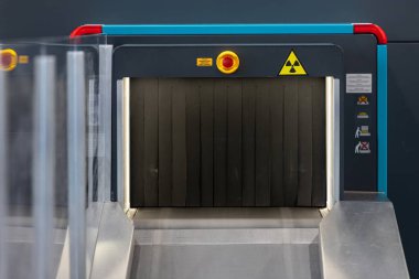 Havaalanı güvenlik bagaj tarayıcısı. Yüksek kalite fotoğraf