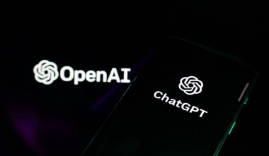 Kaunas, Litvanya - 21 Şubat 2024: ChatGPT ve OpenAI logosu ekranlarda. Yüksek kalite fotoğraf