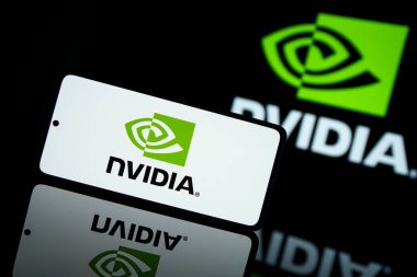 Kaliforniya, ABD - 15 Mayıs 2024: Nvidia şirket logosu ekranlarda gösterildi. Yüksek kalite fotoğraf