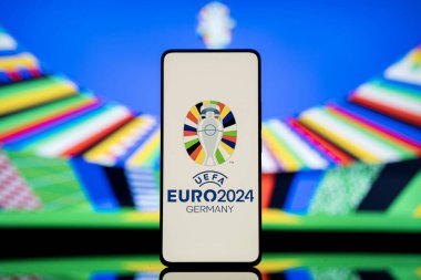 Berlin, Almanya - 29 Mayıs 2024: Almanya 'da UEFA Euro 2024 logosu ekranda sergilendi. Avrupa Futbol Şampiyonası 2024