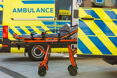 Acil yardım için sedyeli ambulans arabası. Yüksek kalite fotoğraf