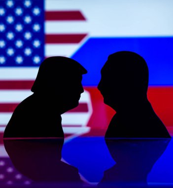  ABD 'den Donald Trump ve Vladimir Putin ve Rus bayrakları. Moskova, Rusya - 10 Kasım 2024