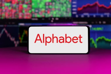 Cep telefonu ekran şirketinin alfabe logosu borsada yükselir ya da düşer. Londra, Birleşik Krallık - 2024 Kasım 6