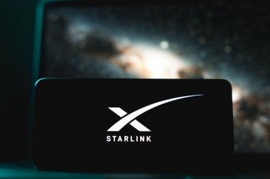 Starlink logosu ekranda. Starlink uydu interneti. 29 Aralık 2024