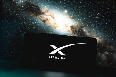 Starlink logosu ekranda. Starlink uydu interneti. 29 Aralık 2024