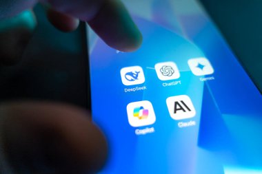 Deepseek ve Smart Pone 'daki diğer yapay zeka uygulamaları. 27 Ocak 2025