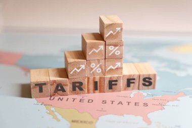 Tahta bloklar TARIFFS olarak hecelenir Kuzey Amerika haritasında, özellikle ABD ve Meksika üzerinde. Yüksek kalite fotoğraf