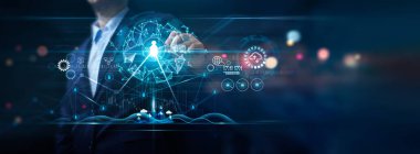 İş adamı, müşteri ağları ve veri alışverişleri, Dijital pazarlama, iş stratejisi büyümesi ve sosyal ağdaki kalkınma, bankacılık ve finans alanlarındaki küresel ticarete dokundu. 