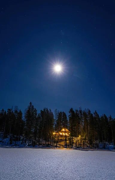 Casa Cuento Hadas Invierno Medio Del Bosque Nevado Noche — Foto de Stock