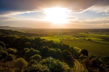 Kuzey Yorkshire, İngiltere 'de Roseberry Tepesi' nin havadan görünüşü. Büyük Ayton ve Newton yakınlarında Roseberry, İngiltere 'nin altında yer almaktadır.