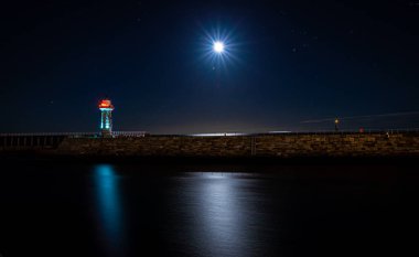 İngiltere, Yorkshire 'daki Whitby Abbey' nin gece görüşü