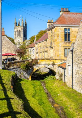 Helmsley manzarası, İngiltere 'nin Kuzey Yorkshire bölgesindeki Ryedale bölgesinde bir pazar kasabası ve sivil kilise.