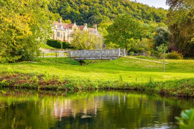 Grace Dağı 'nın pirory manzarası, Doğu Harlsey, Kuzey Yorkshire, İngiltere, İngiltere' de bir manastır.