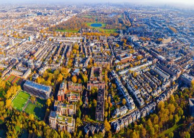 Sonbaharda Londra 'daki West Kensigton ve Hyde parkının İngiltere, İngiltere' deki hava manzarası.