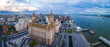 Liverpool rıhtım manzarası 2023 Avrupa Şarkı Yarışması için hazır.