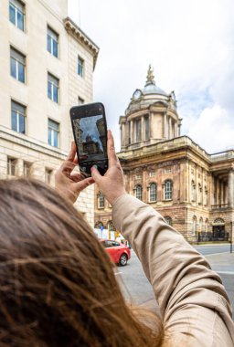 Liverpool 'daki liman manzarası, İngiltere' nin kuzeybatısındaki bir şehir ve metropol ilçesi.