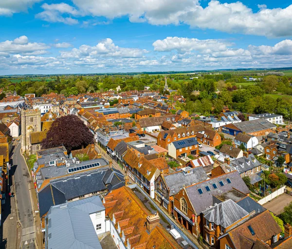 歴史的市場の町であり オックスフォードとイギリスのテムズ川読書の間に位置する市民教区であるワリングフォードの空中風景 — ストック写真