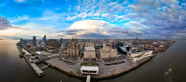 Luftaufnahme Der Hafenpromenade Von Liverpool Bereit Für Den Europvision Song — Stockfoto