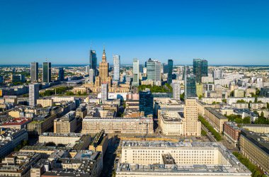Yazın Varşova şehir merkezinin havadan görünüşü, Polonya, Avrupa
