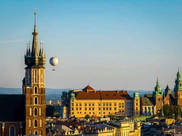 Luftaufnahme Der Marienkirche Krakau Mit Luftballon Hintergrund Polen Europa — Stockfoto