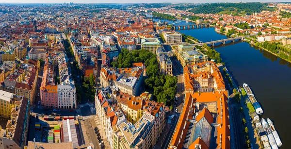 Вид Воздуха Прагу Столицу Чехии Делится Пополам Рекой Влтава Европа — стоковое фото