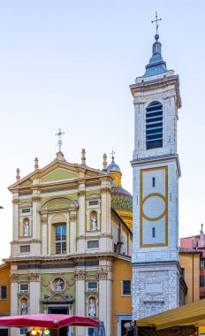 Nice, Nice 'in günbatımı manzarası, Fransız Riviera' sındaki Alpes-Maritimes bölümünün başkenti.