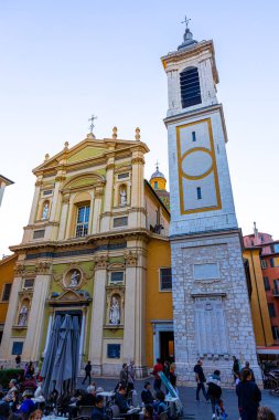 Nice, Nice 'in günbatımı manzarası, Fransız Riviera' sındaki Alpes-Maritimes bölümünün başkenti.