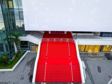 Fransız Rivierası 'nın bir tatil beldesi olan Cannes' ın havadan görünüşü, uluslararası film festivali Fransa ile ünlüdür.