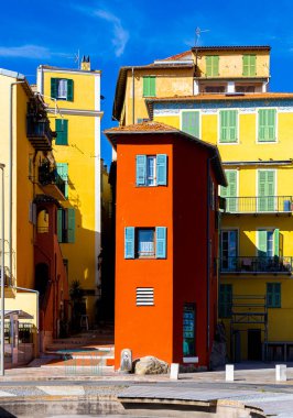 Menton manzarası, Fransa 'nın güneydoğusundaki Fransız Rivierası' nın sahilleri ve Fransa 'nın Serre de la Madone bahçesi ile bilinen bir kasabası.