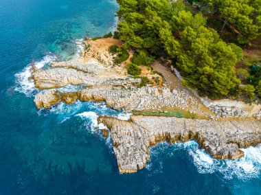 Antibes 'in havadan görünüşü, Fransa' nın Riviera şehrinde Cannes ve Nice arasında bir tatil köyü.