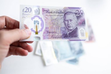 Kral III. Charles 'ın portresinin yer aldığı banknotlar, ilk olarak İngiltere Merkez Bankası tarafından Haziran 2024' te basıldı.