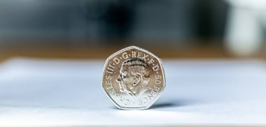 2022 'de İngiltere Merkez Bankası tarafından çıkarılan Kral III. Charles' ın portresi.