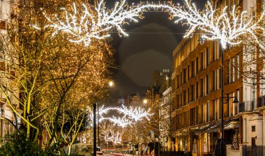 Londra 'nın Belgravia' sı Noel için süslendi, İngiltere