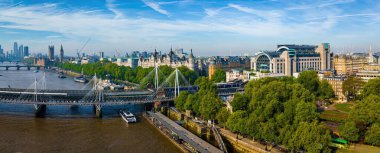 St Pauls Katedrali, klasik mimari ve modern binaların yer aldığı Londra şehir merkezi havası