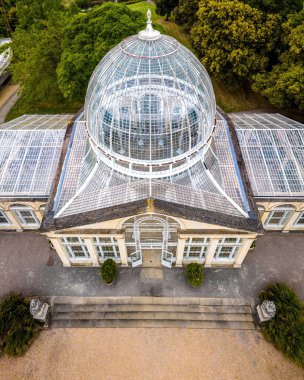 St Pauls Katedrali, klasik mimari ve modern binaların yer aldığı Londra şehir merkezi havası