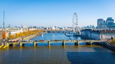 Büyük Ben 'in güneşli bir sabahta Londra' daki hava görüntüsü.