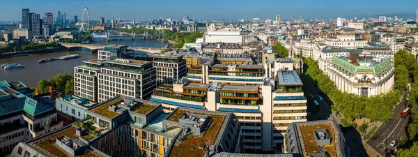 Londra 'nın merkezindeki Kraliyet Adalet Divanı' nın panoramik insansız hava aracı görüntüleri. Yasal, turizm, eğitim ve mimariyle ilgili ticari kullanım için ideal.