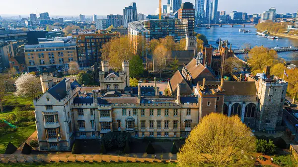 Londra 'daki Lambeth Sarayı' nın havadan görünüşü, Canterbury Konutu 'nun Başpiskoposu, İngiltere