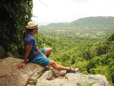 Koh Samui bakış açısıyla genç bir adam.