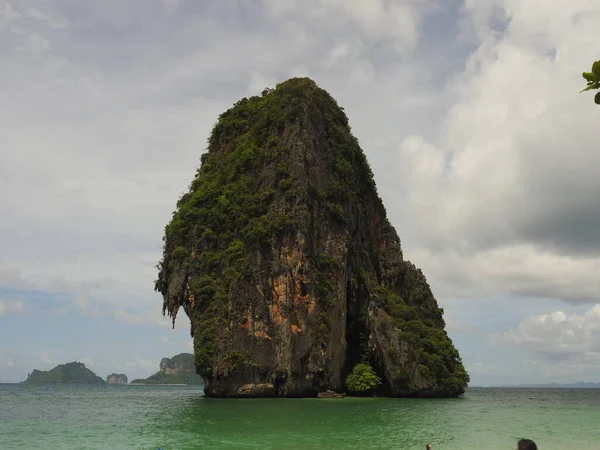 Tropikalne Wybrzeże Tajlandii Latem — Zdjęcie stockowe