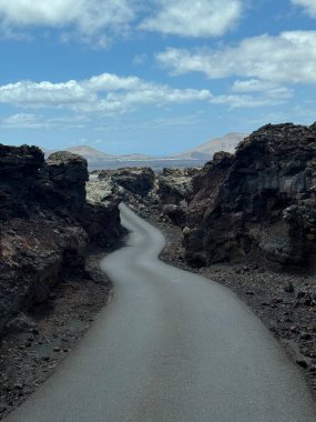 LANZAROTE KARANLIĞI ADASI
