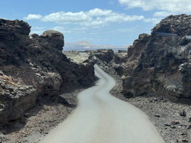 LANZAROTE KARANLIĞI ADASI