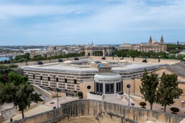 Valletta, Malta, 30 Nisan 2023. Malta Merkez Bankası, Malta Cumhuriyeti 'nin merkez bankasıdır. Malta, Avro 'yu kabul etmeden önce Malta lirası ve sikkeleri yayınladı.