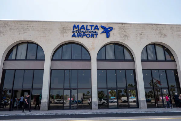 Valette Malte Mai 2023 Façade Aéroport Avec Logo Bleu — Photo
