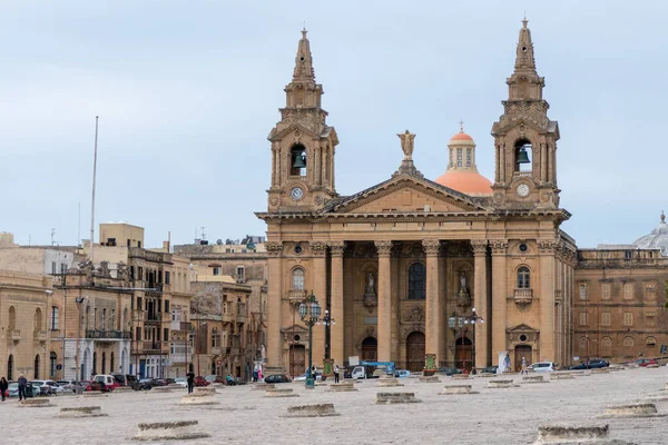 Valletta, Malta, 30 Nisan 2023. St. Publius Parish Kilisesi, Floriana 'da bulunan bir Roma Katolik kilisesidir.,