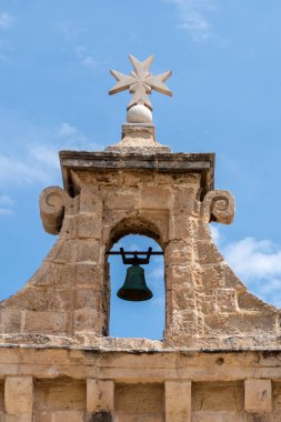 Birgu, Malta, 1 Mayıs 2023. St. Anne Kilisesi, Malta, Birgu 'da bulunan St. Angelo Kalesi' nde bulunan Katolik kilisesidir..