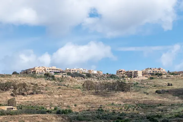 Gozo, Malta, 3 Mayıs 2023. Swieqi, Malta 'da San Giljan tepelerinde bir şehirdir.